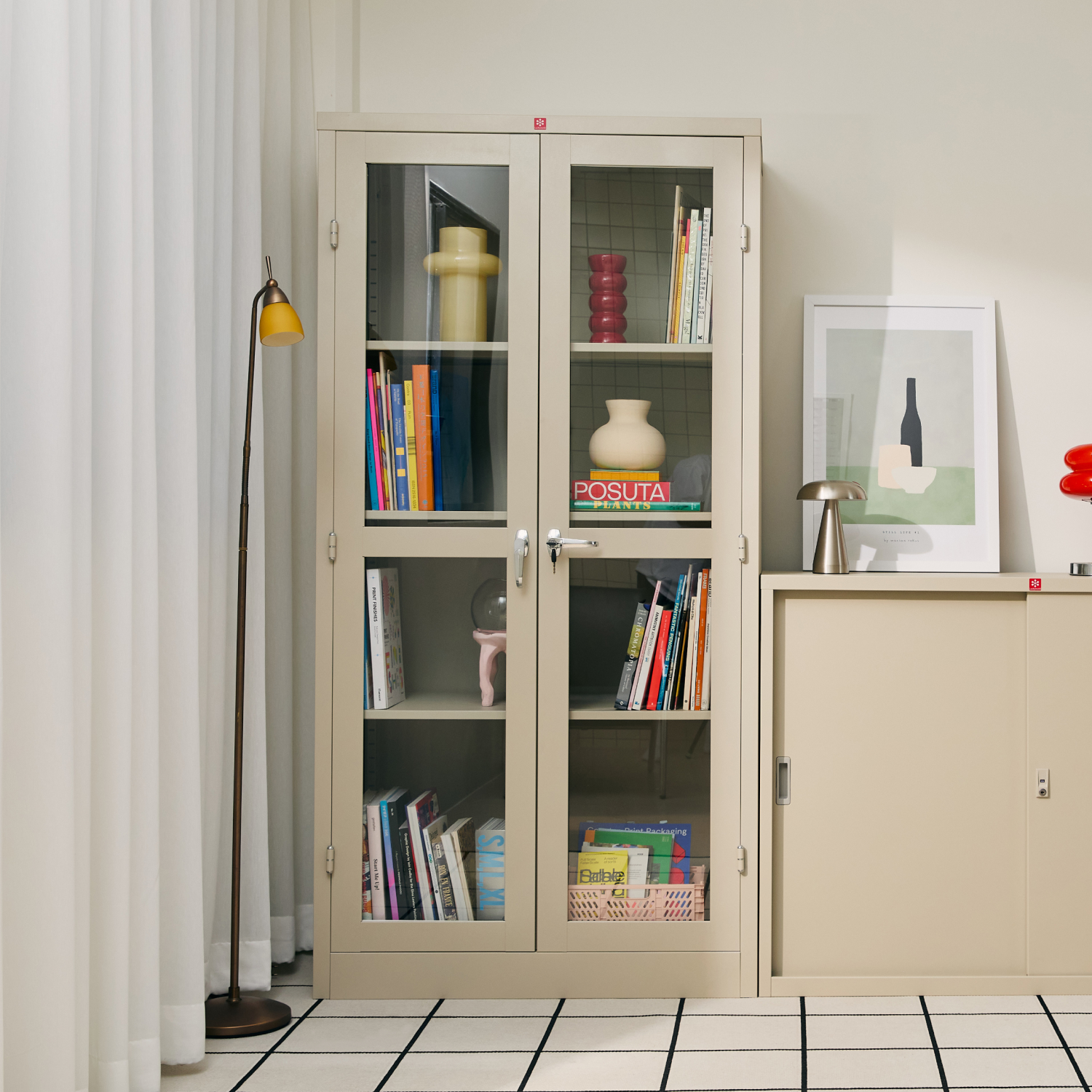 ตู้บานเปิดกระจกใส รุ่น KWG-183